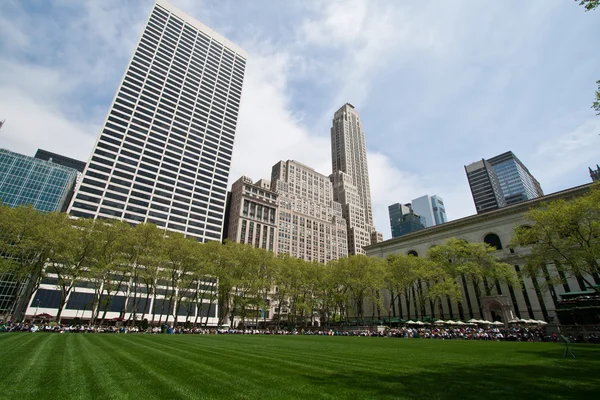 Bryant Park y edificios, Nueva York —  Fotos de Stock