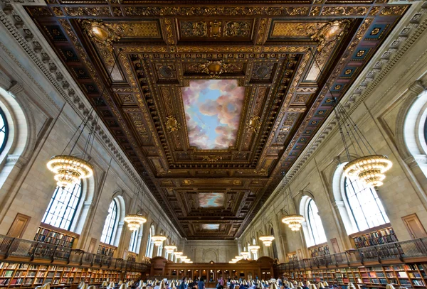 Sala de lectura principal Rose en la Biblioteca Pública de Nueva York, Nueva York — Foto de Stock