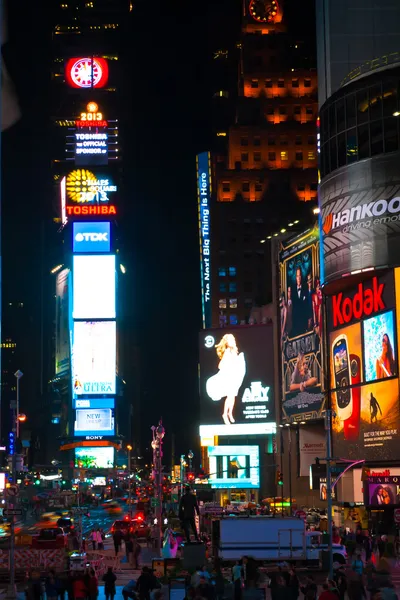 Verkehr manchmal quadratische Nacht, New York, USA — Stockfoto
