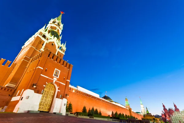 El Kremlin en la Plaza Roja, Moscú, Rusia — Foto de Stock