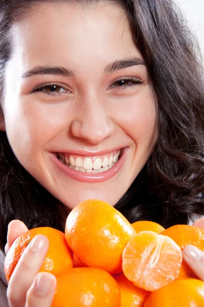 Beautiful Girl Holding Tangerines — Stock Photo, Image