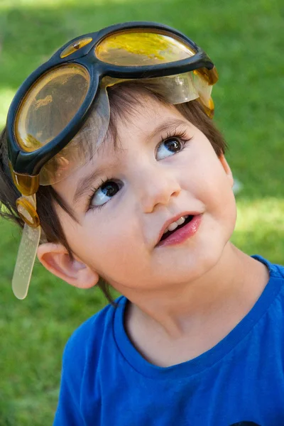 Kid with yellow goggles — Stock Photo, Image