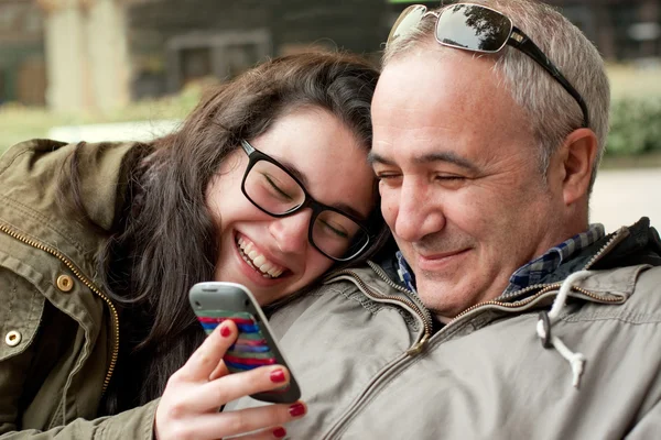 Momentos divertidos con papá — Foto de Stock