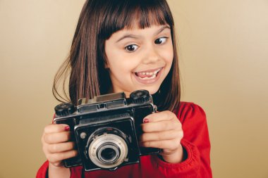 komik küçük retro fotoğrafçı kız