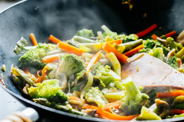 Wok sautez avec des légumes — Photo