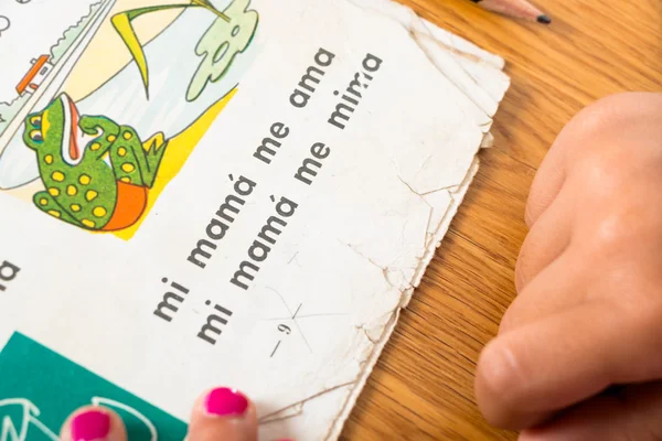 Old spanish first reader — Stock Photo, Image