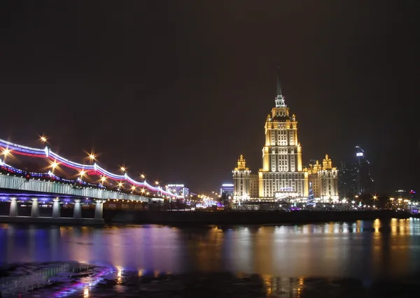 Ночная московская стрельба на длительное время , — стоковое фото