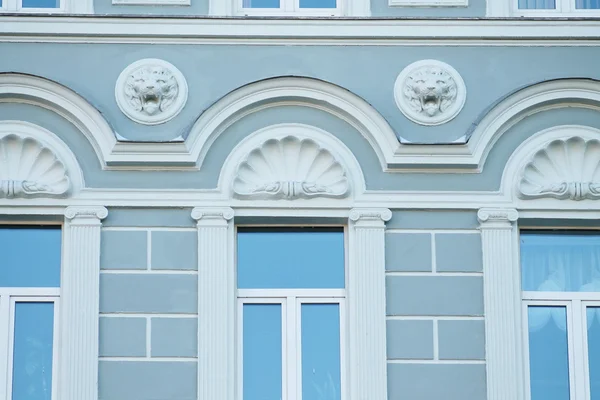 The symbolism of a lion on the houses in the center of Moscow — Stock Photo, Image