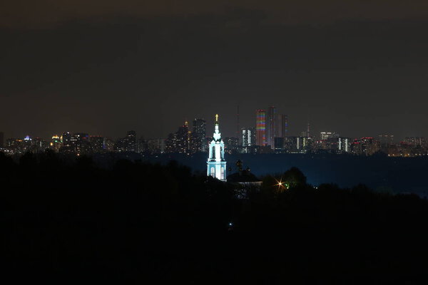 Церковь Рождества Пресвятой Богородицы Крылатского района 2021 года, фокусное расстояние 50мм