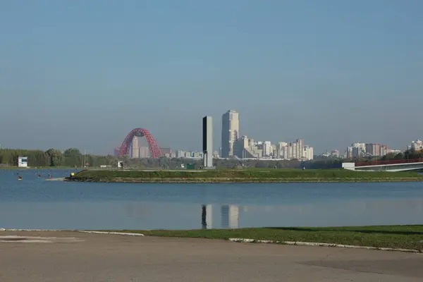 Die Stadt Moskau 2021 Der Ruderkanalkomplex Blick Auf Das Wasser — Stockfoto