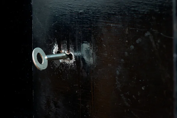 Keyhole in the iron door — Stock Photo, Image