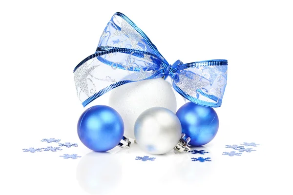 白と青のクリスマスの装飾 — ストック写真