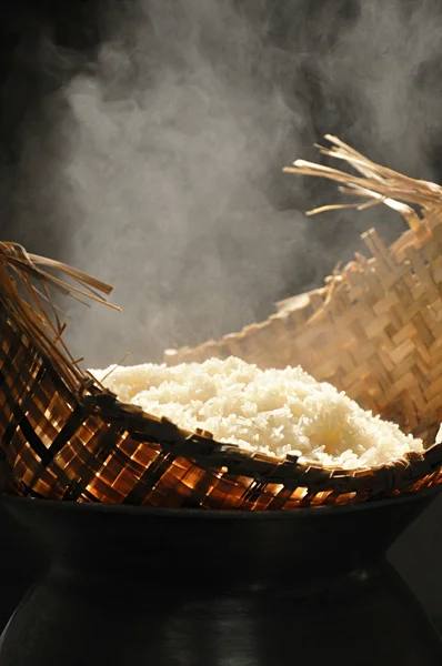 Klibbigt ris i trä ångbåt — Stockfoto