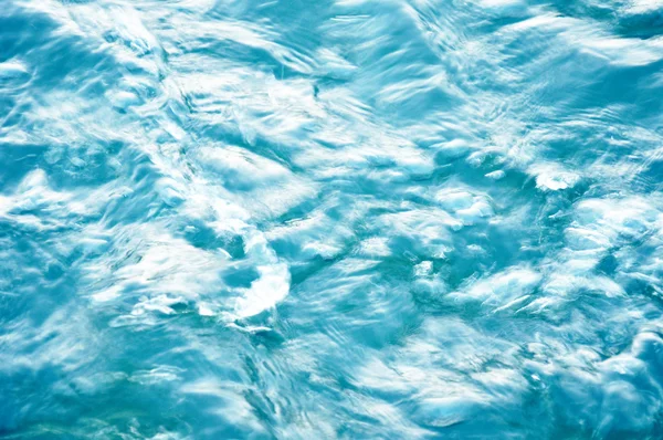 波纹状的蓝色海水 — 图库照片