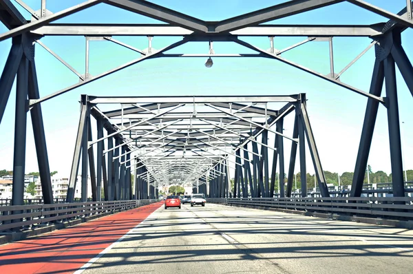 Yolda metal Köprüsü — Stok fotoğraf