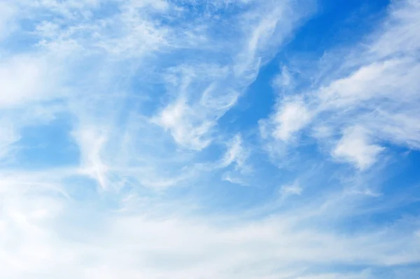 Mooie bewolkte hemel als natuurlijke achtergrond — Stockfoto