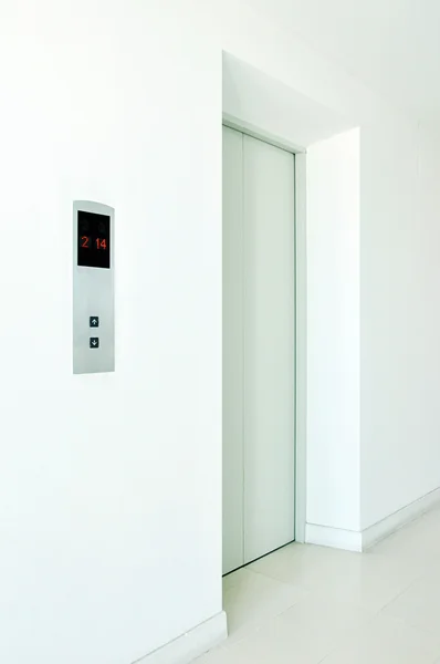 White corridor with an elevator — Stock Photo, Image