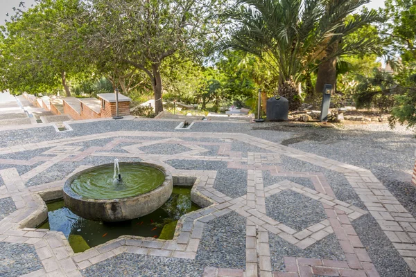 Gardens and fountains of La Alcazaba — Stock Photo, Image