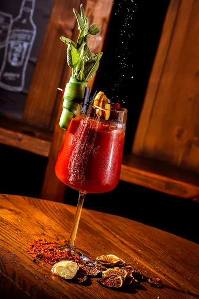 Alkoholcocktail Bloody Mary Med Salt Och Kryddor — Stockfoto