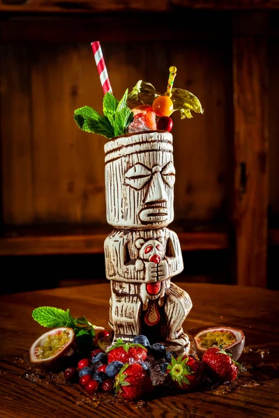 Mai Tai Alkoholischer Cocktail Auf Holztisch — Stockfoto