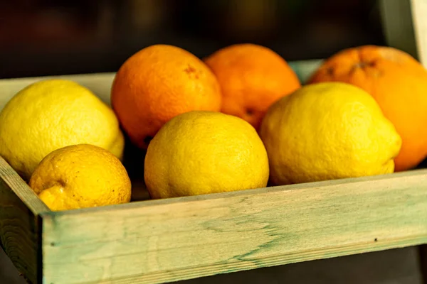 Zitronen Und Orangen Körben Zum Verkauf — Stockfoto