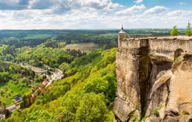 Sakson İsviçre, Almanya 'daki Knigstein Kalesi. Kale duvarından bak