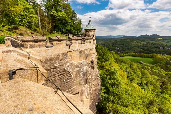 Sakson İsviçre, Almanya 'daki Knigstein Kalesi. Kale duvarından bak