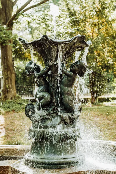 Ancient Fountain Sculptures Garden — Stock Photo, Image