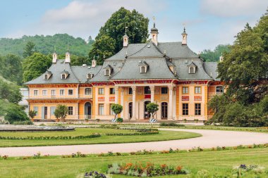 Yastık Kalesi bir yaz gününde