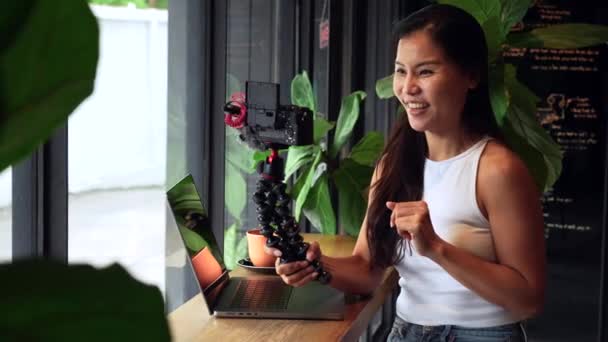 Smiling Influencer Blogger Woman Recording Vlog Social Media High Quality — Video Stock