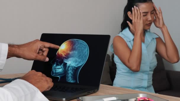 Doctor Zooming Ray Pain Front Brain Laptop Woman Patient Migraine — Stock videók