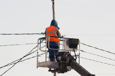 Elektrikçinin dikiz görüşü genel planının çalışması