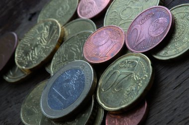 Küçük bakırdan euro cent bozuklukları