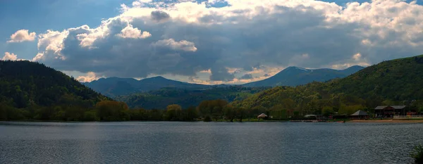 View Lake Chambon Sancy Range Auvergne Puy Dome — стоковое фото