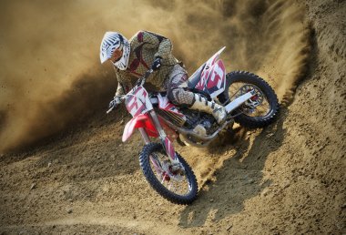 Dirt bike pilot (motor sporları)