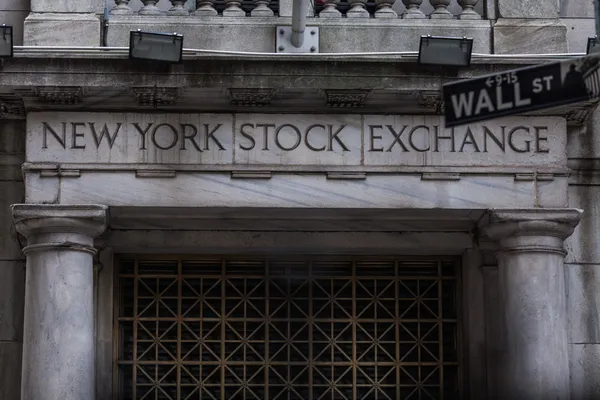Wall Street insegna a Lower Manhattan New York — Foto Stock