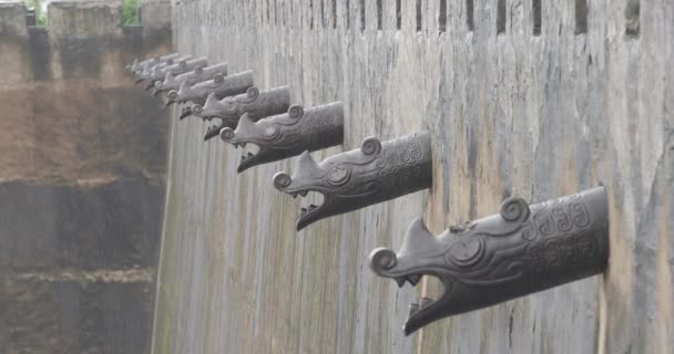 Lluvia Ciudad Prohibida Canalón Agua Dragón — Vídeos de Stock