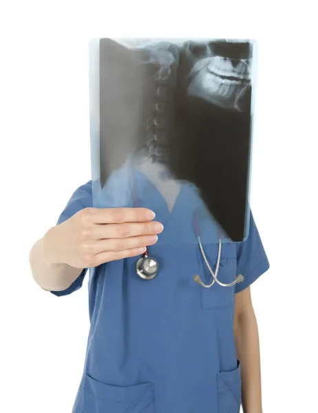 Enfermeira atrás de uma imagem de raio-x — Fotografia de Stock