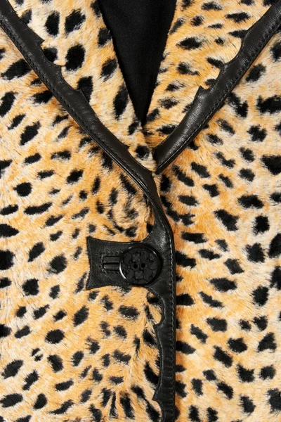 Close-up de uma jaqueta de leopardo elegante — Fotografia de Stock
