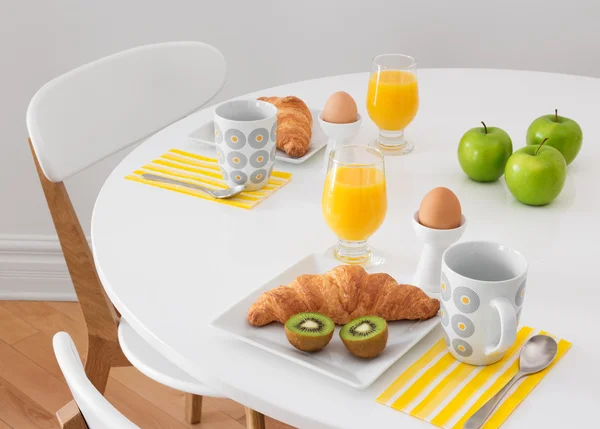 White table with healthy breakfast — Stock Photo, Image