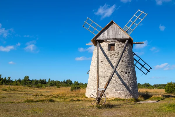 Moulin à vent en Gotland, Suède — Photo
