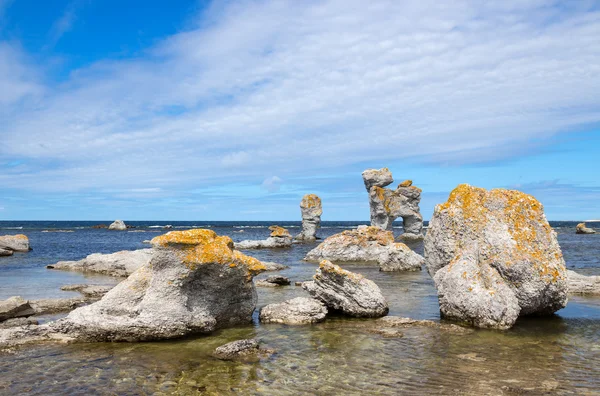 Limestone formations on the Swedish coastline — Stock Photo, Image
