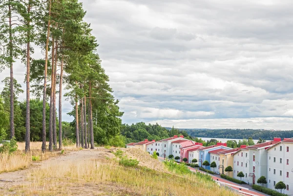 Residential neighborhood surrounded by nature — Stock Photo, Image