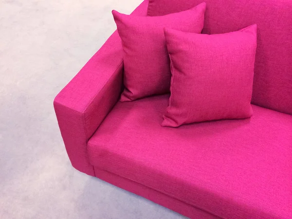 Sofá rosa moderno —  Fotos de Stock