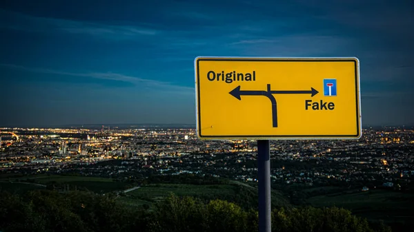 Street Sign Direzione Originale Contro Falso — Foto Stock