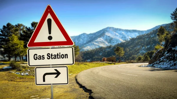 Gata Underteckna Riktningen Väg Till Bensin Station — Stockfoto