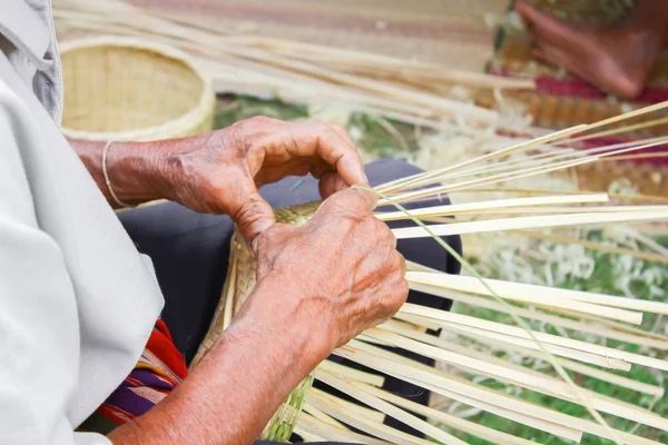 Basket weaving — Stock Photo, Image