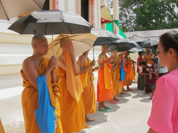 Joven monje siendo ordenado —  Fotos de Stock
