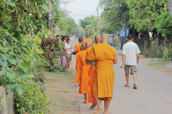 The merit to the monks — Stock Photo, Image