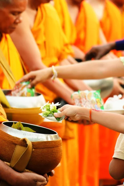 The merit to the monks — Stock Photo, Image